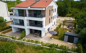 Vila Primorka Apartmani Oleander